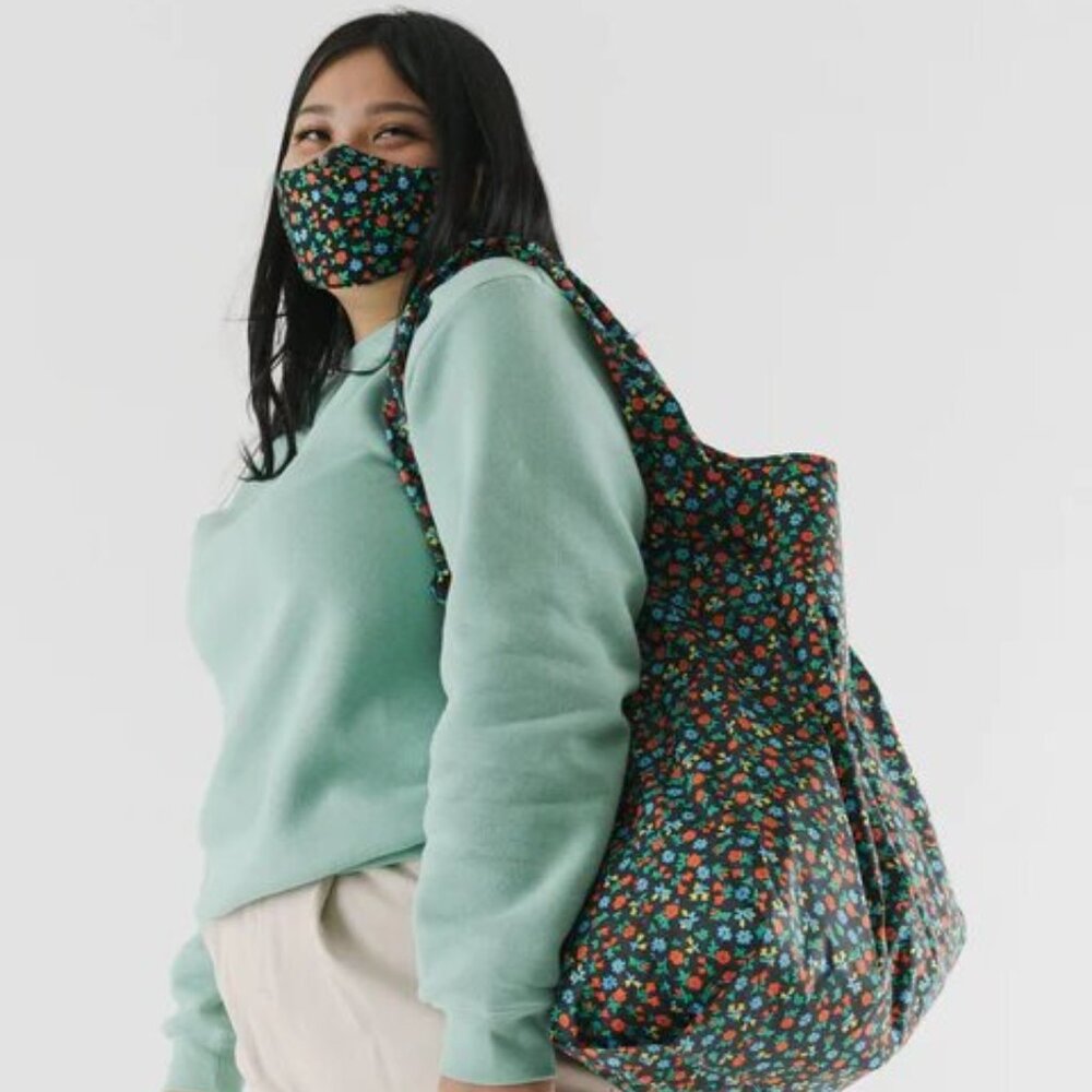 NWT Big Baggu - Black Calico Floral - Picture 3 of 3